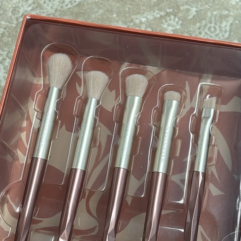 Brand New Estee Lauder Celestial Glam Eyeshadow Palette & Sonia Kashuk Brush Set